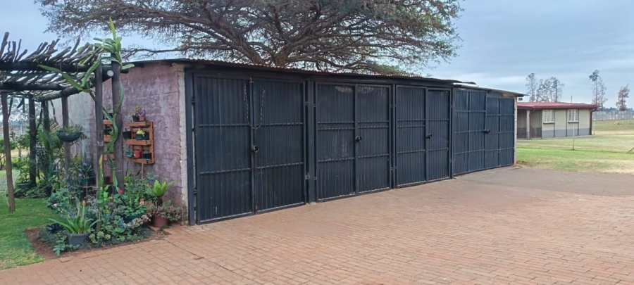 11 Bedroom Property for Sale in Rustenburg Rural North West